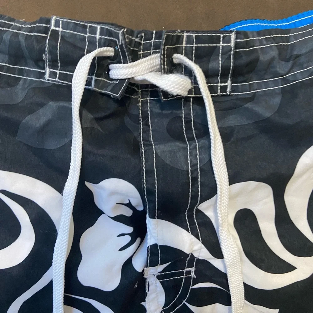 Speedo lined swimming trunks; Black and White; Pockets; Drawstring; XL